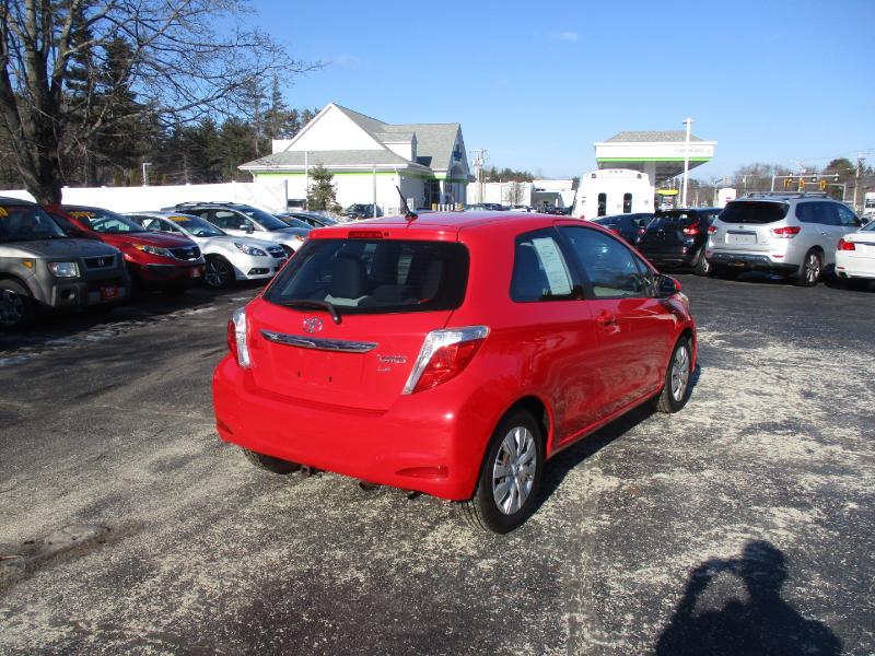 Toyota Yaris LE 3-Door AT 2012