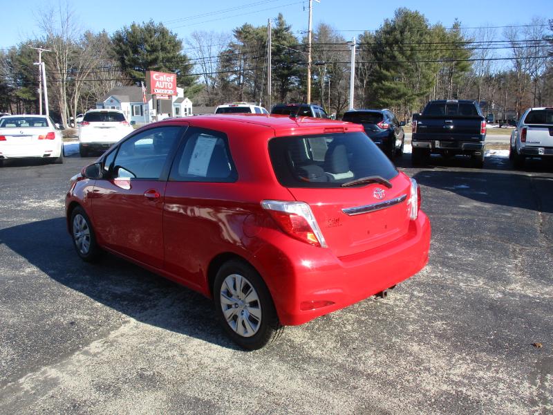 Toyota Yaris LE 3-Door AT 2012
