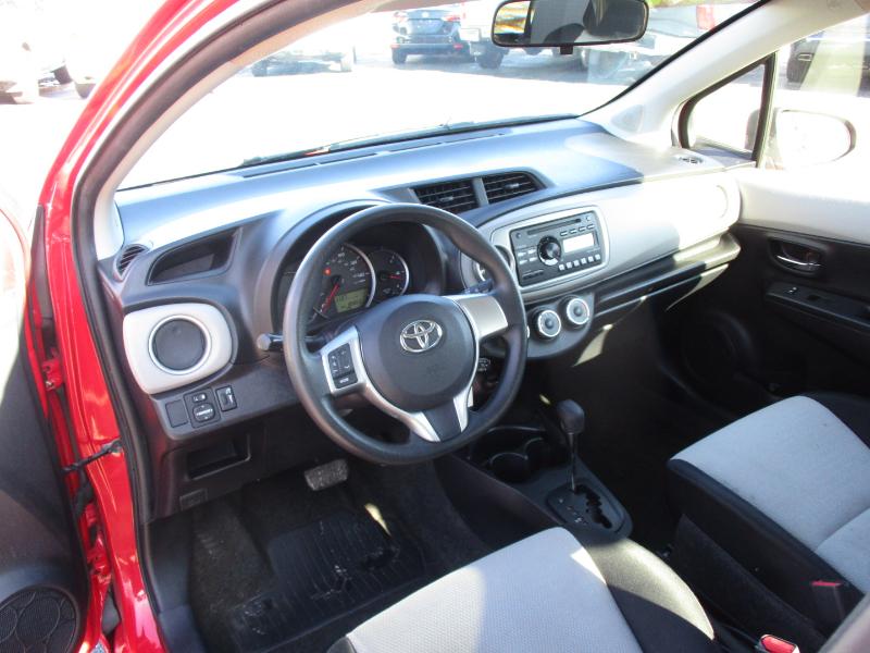 Toyota Yaris LE 3-Door AT 2012