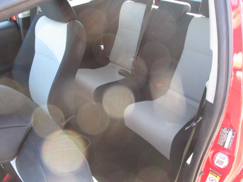 Toyota Yaris LE 3-Door AT 2012