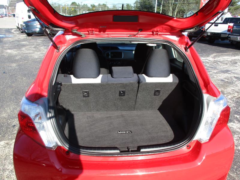 Toyota Yaris LE 3-Door AT 2012