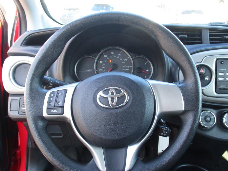 Toyota Yaris LE 3-Door AT 2012