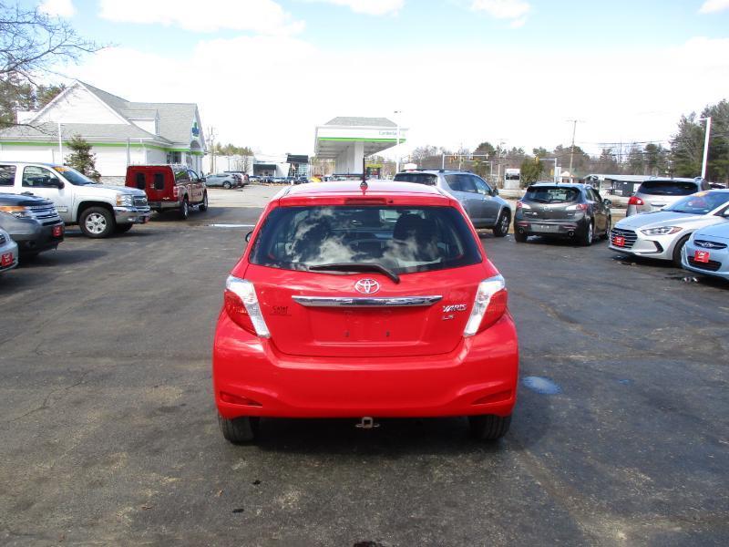 Toyota Yaris LE 3-Door AT 2012