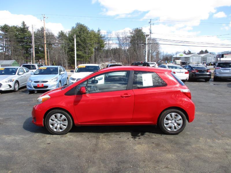 Toyota Yaris LE 3-Door AT 2012