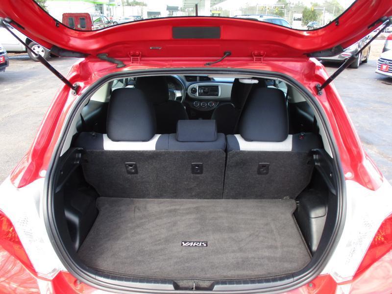 Toyota Yaris LE 3-Door AT 2012