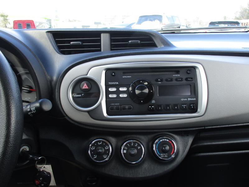 Toyota Yaris LE 3-Door AT 2012