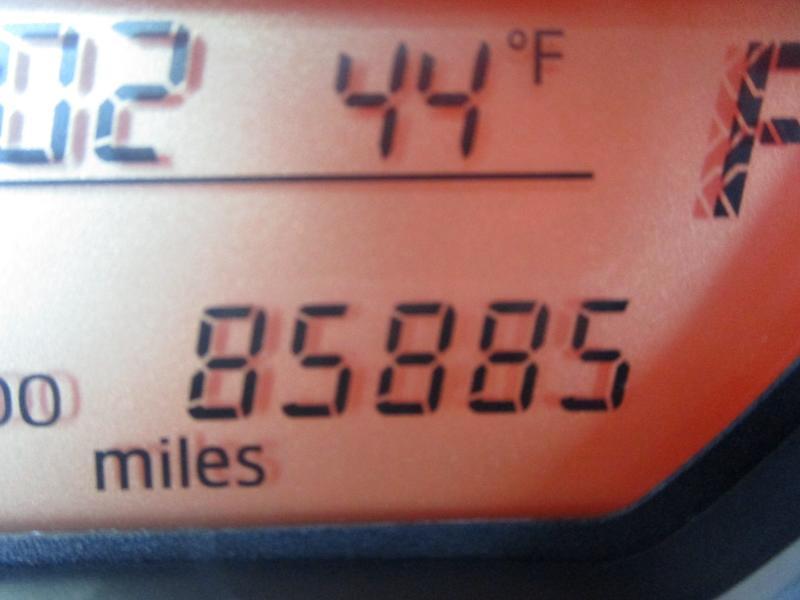 Toyota Yaris LE 3-Door AT 2012