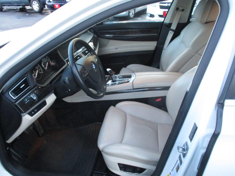 BMW 7-Series 750Li xDrive 2010