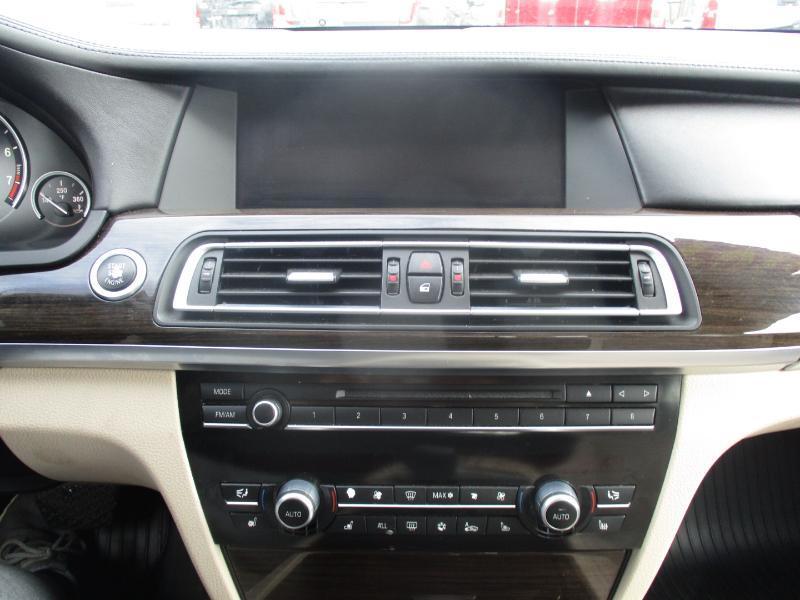 BMW 7-Series 750Li xDrive 2010