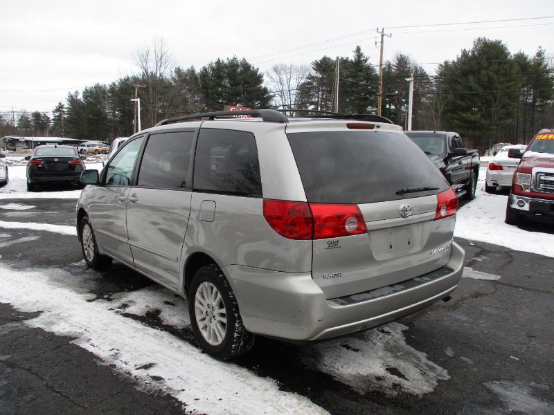 Toyota Sienna LE AWD 2007
