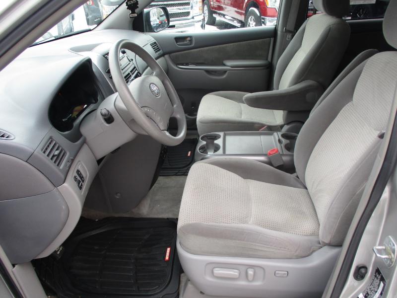 Toyota Sienna LE AWD 2007