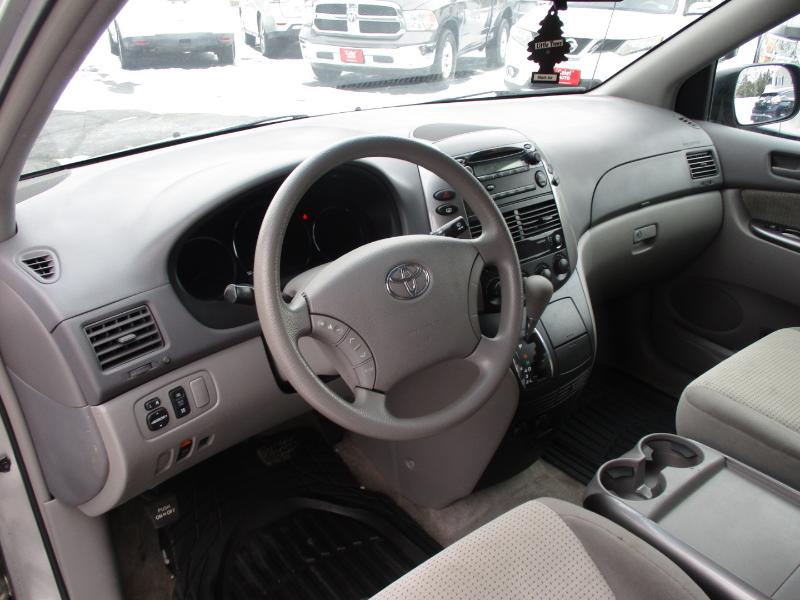 Toyota Sienna LE AWD 2007