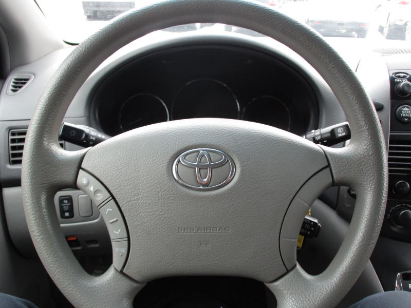 Toyota Sienna LE AWD 2007