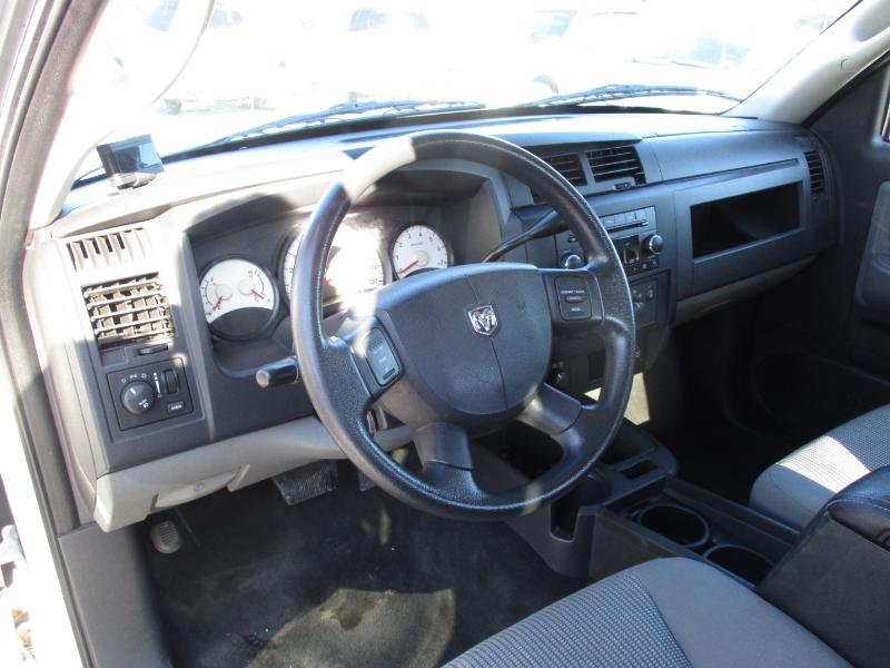 Dodge Dakota SXT Extended Cab 4WD 2011