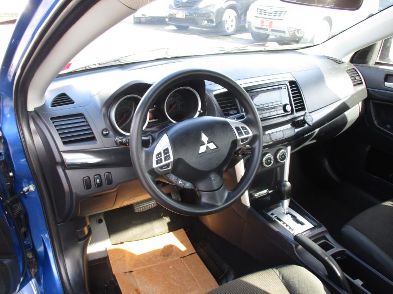 Mitsubishi Lancer ES CVT 2016