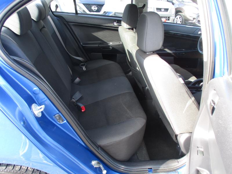 Mitsubishi Lancer ES CVT 2016