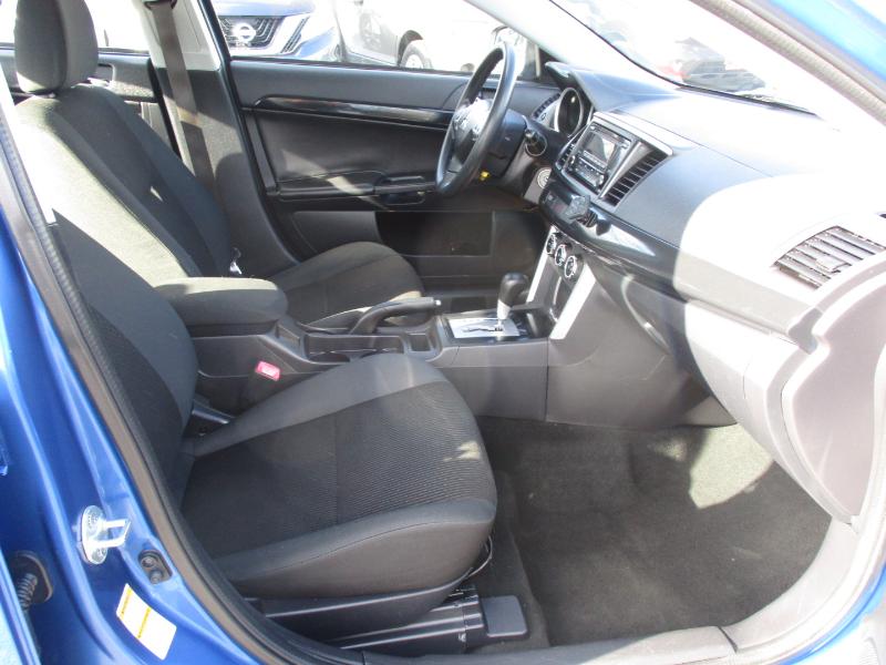 Mitsubishi Lancer ES CVT 2016