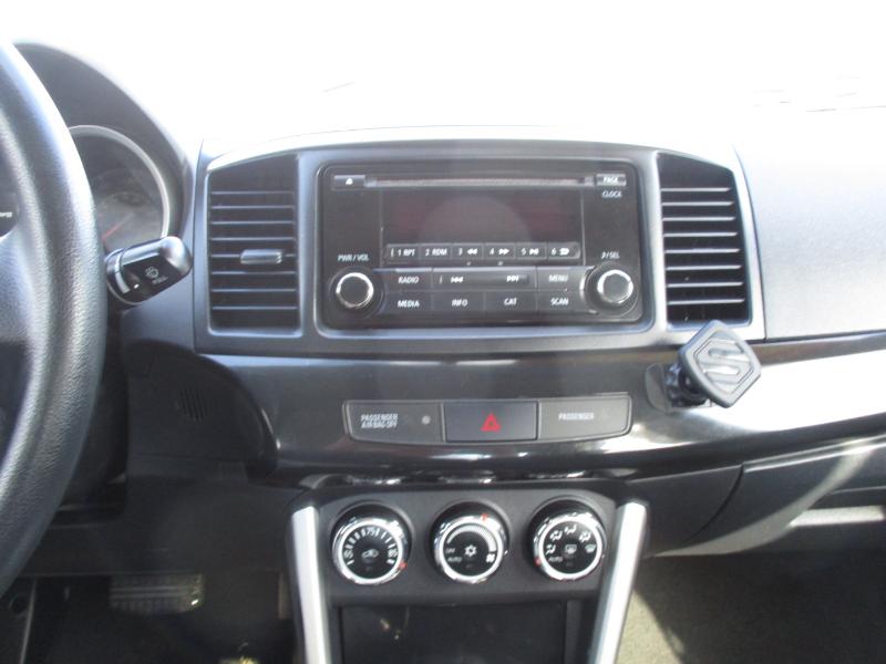 Mitsubishi Lancer ES CVT 2016