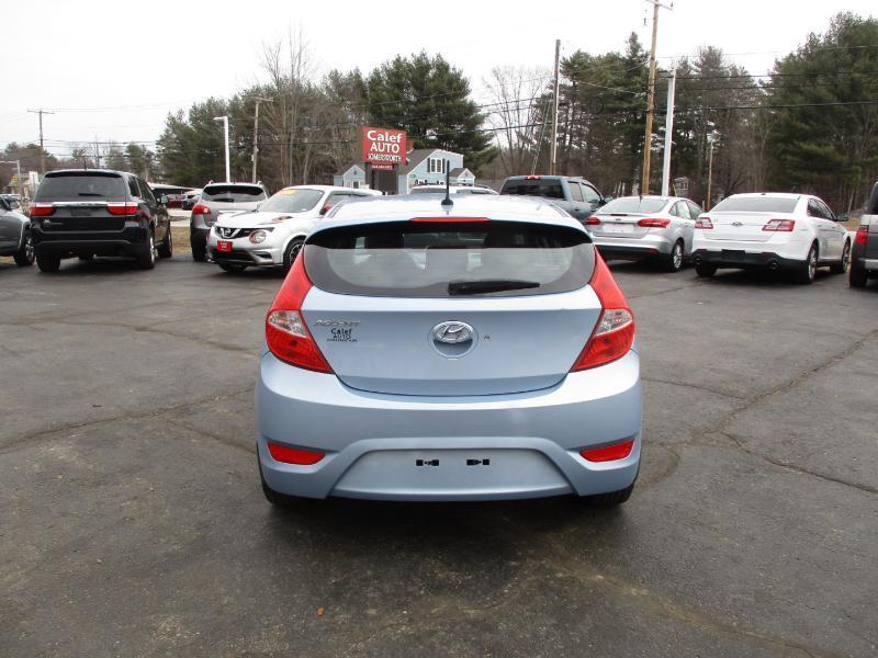 Hyundai Accent SE 5-Door 2013