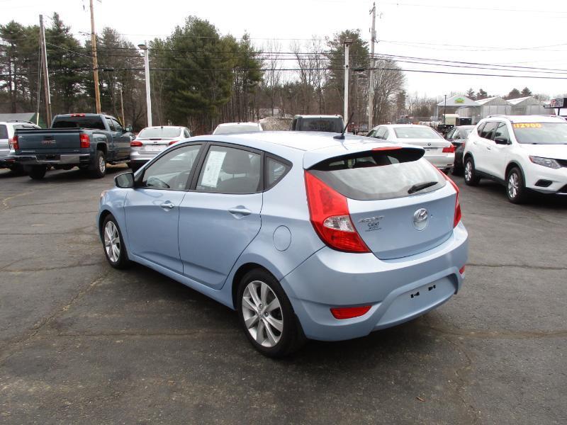 Hyundai Accent SE 5-Door 2013