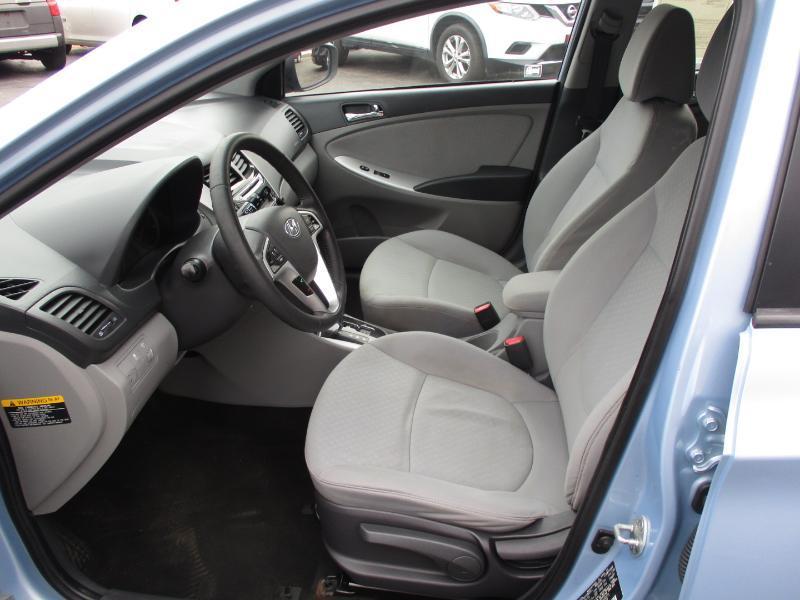 Hyundai Accent SE 5-Door 2013
