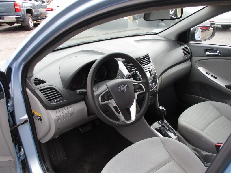Hyundai Accent SE 5-Door 2013