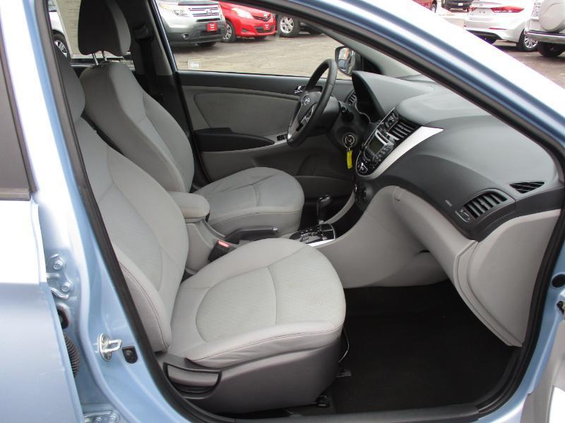 Hyundai Accent SE 5-Door 2013