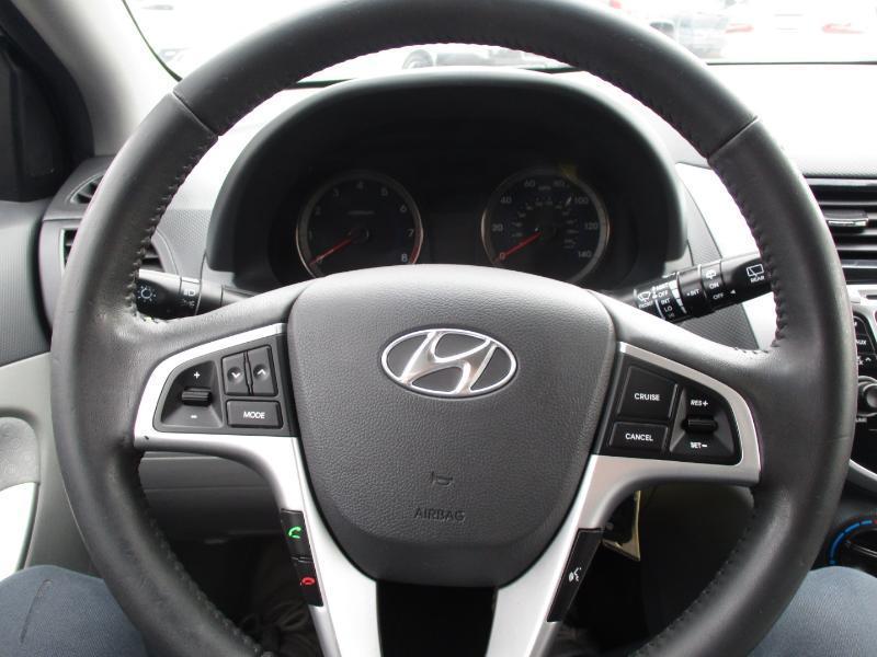 Hyundai Accent SE 5-Door 2013