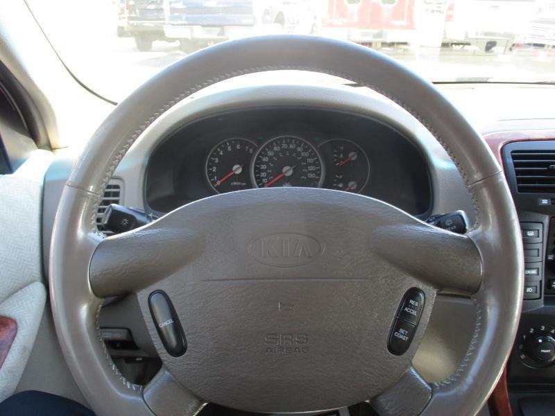 Kia Sedona LX 2005