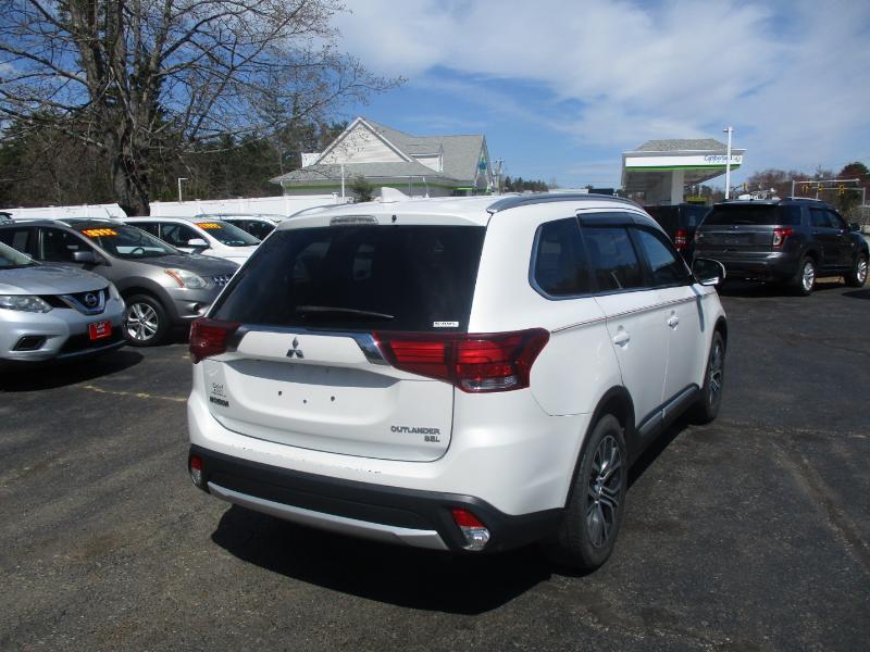 Mitsubishi Outlander SEL AWD 2017
