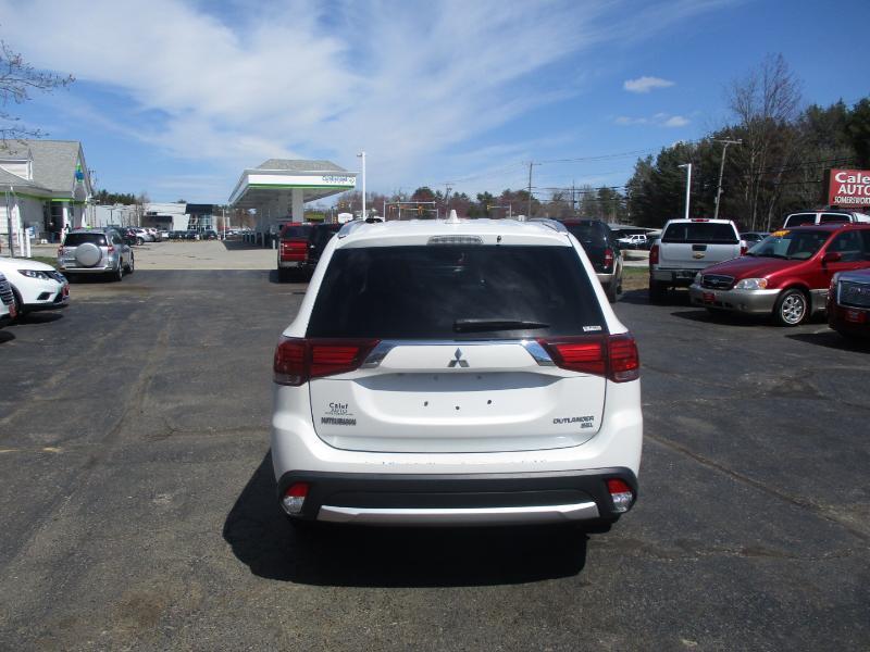 Mitsubishi Outlander SEL AWD 2017