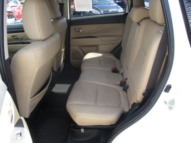 Mitsubishi Outlander SEL AWD 2017