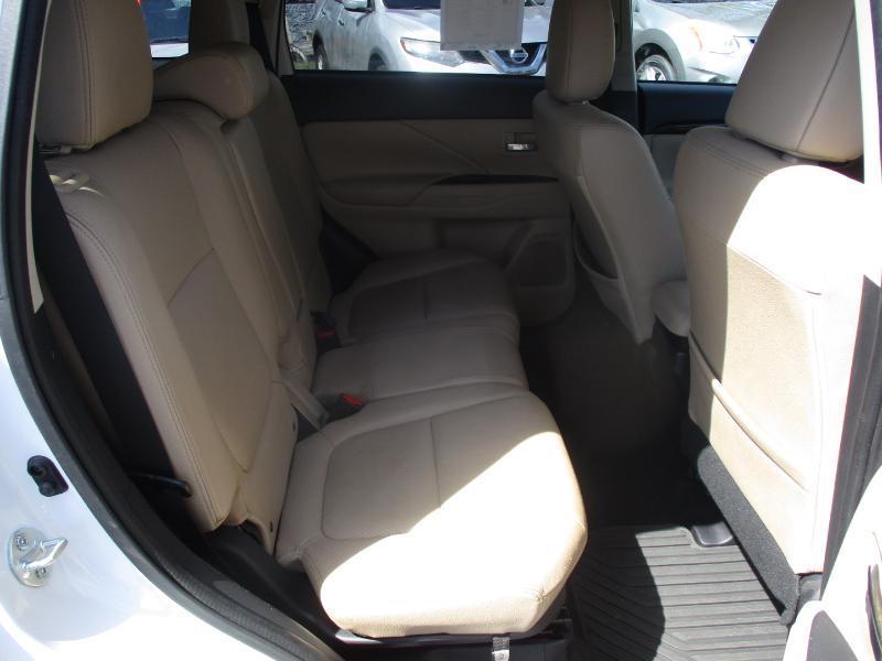 Mitsubishi Outlander SEL AWD 2017