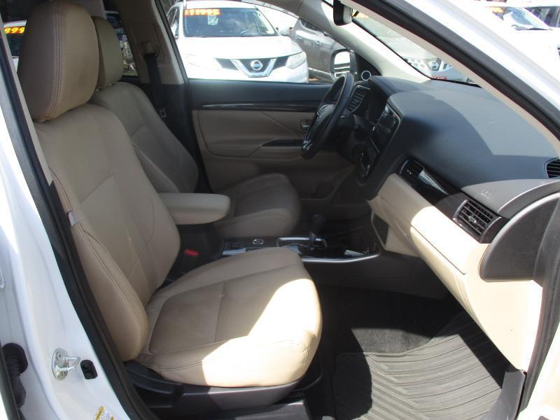 Mitsubishi Outlander SEL AWD 2017