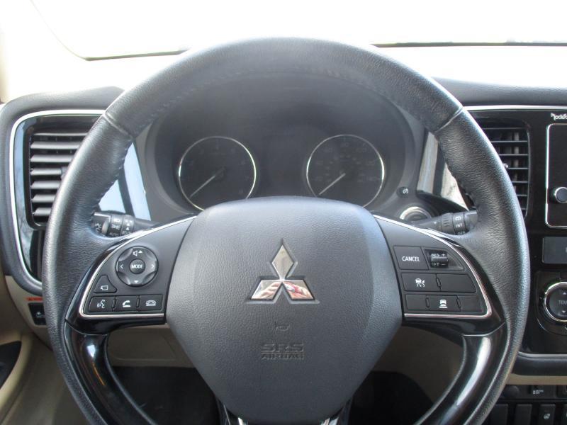 Mitsubishi Outlander SEL AWD 2017