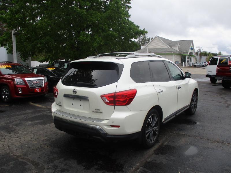 Nissan Pathfinder Platinum 4WD 2017