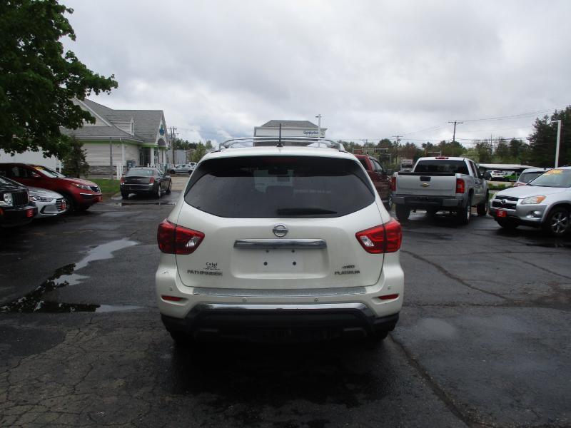 Nissan Pathfinder Platinum 4WD 2017