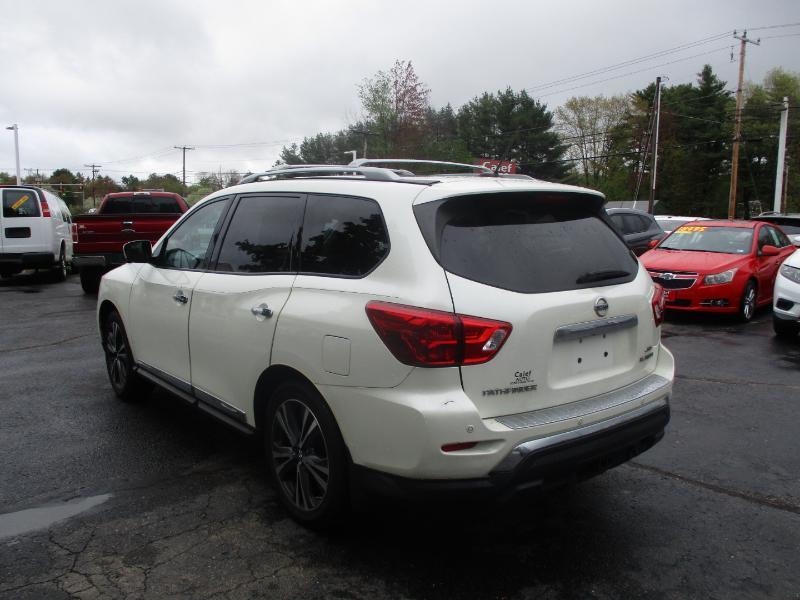 Nissan Pathfinder Platinum 4WD 2017