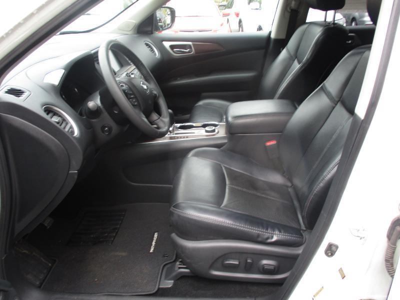 Nissan Pathfinder Platinum 4WD 2017