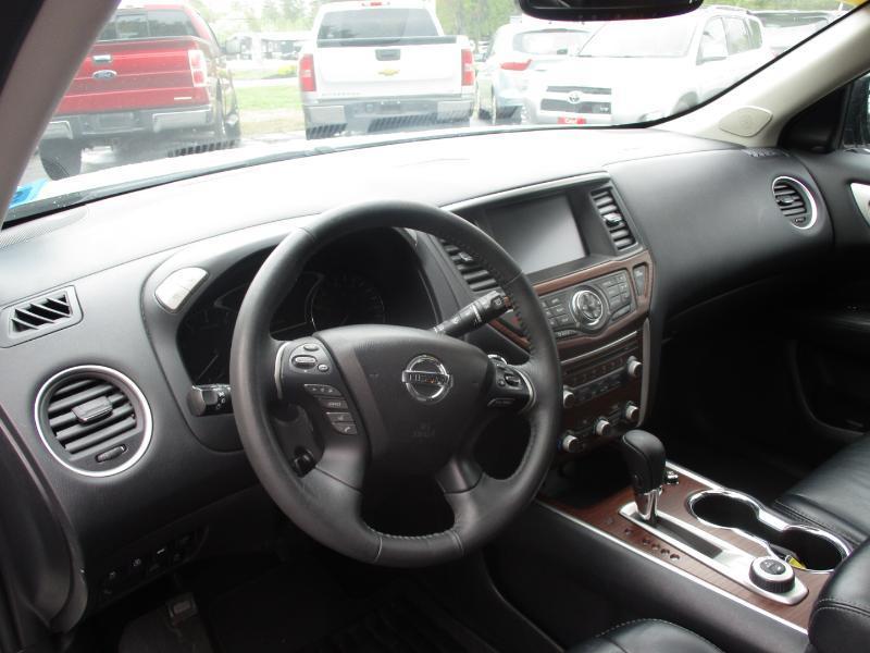 Nissan Pathfinder Platinum 4WD 2017