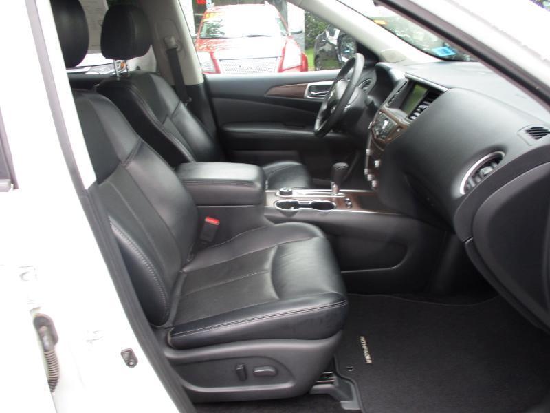 Nissan Pathfinder Platinum 4WD 2017