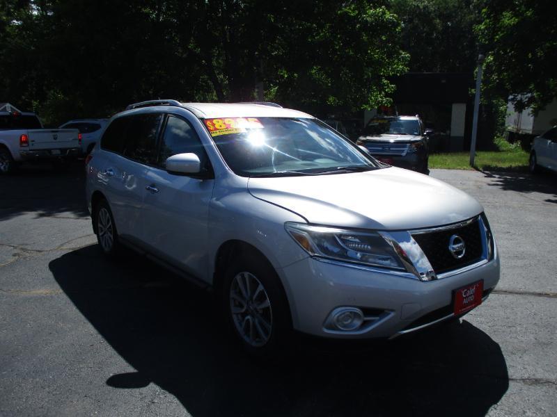Nissan Pathfinder SV 4D SUV 4WD 2015