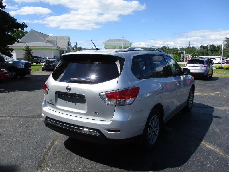 Nissan Pathfinder SV 4D SUV 4WD 2015