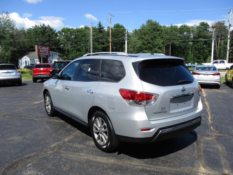 Nissan Pathfinder SV 4D SUV 4WD 2015