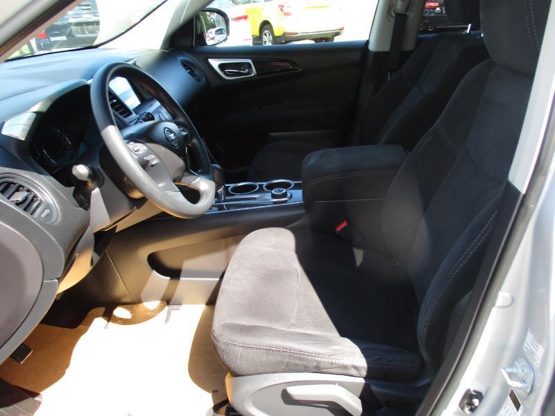 Nissan Pathfinder SV 4D SUV 4WD 2015