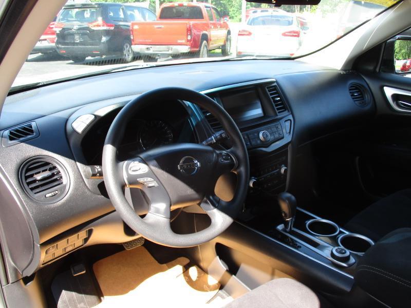 Nissan Pathfinder SV 4D SUV 4WD 2015