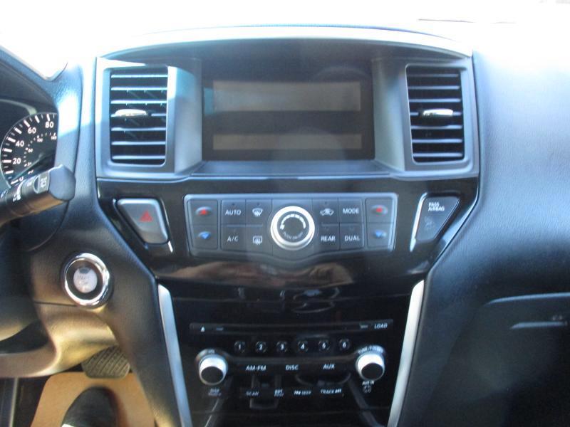 Nissan Pathfinder SV 4D SUV 4WD 2015