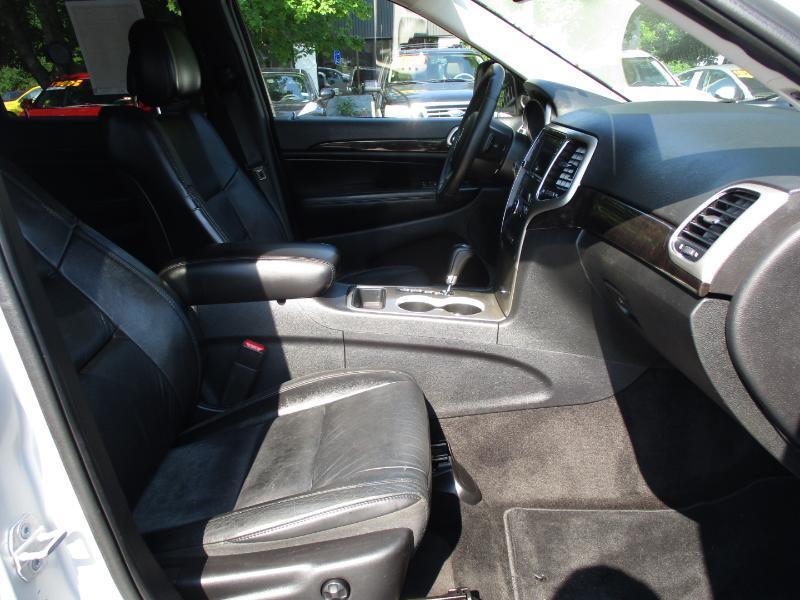 Jeep Grand Cherokee Laredo 4WD 2012