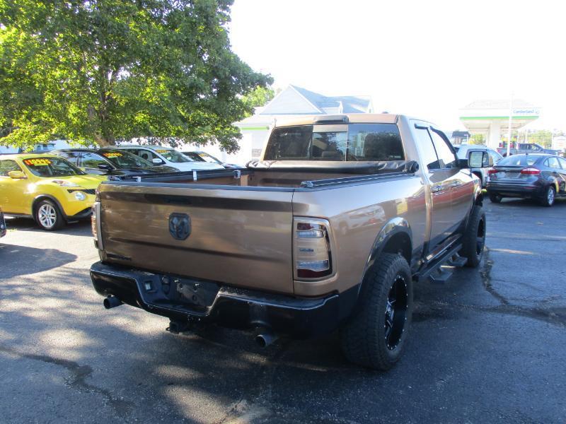 RAM 1500 SLT Quad Cab 4WD 2012