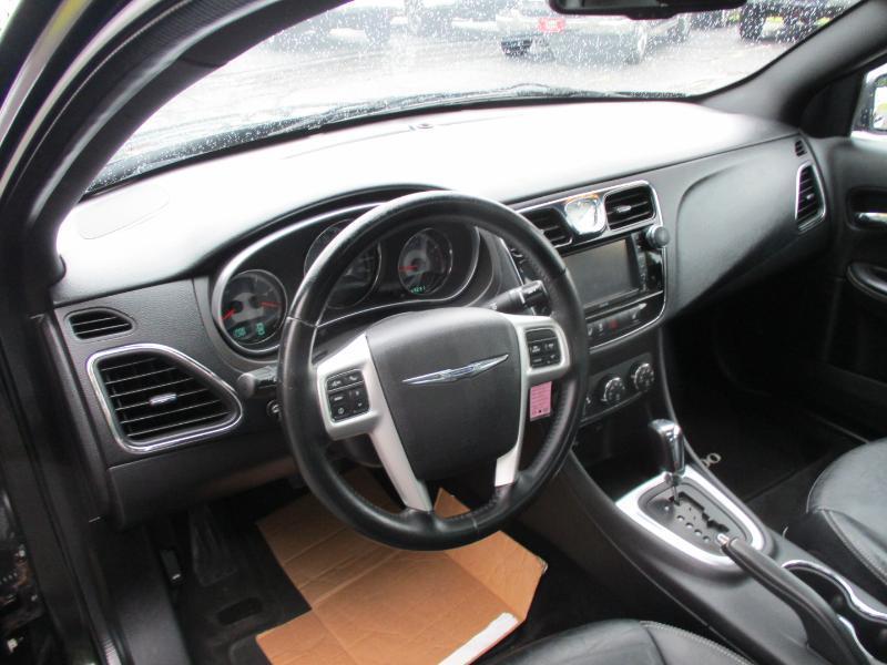 Chrysler 200 Limited 2012